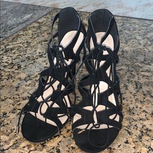 Black comfortable heels. Goes with anything.